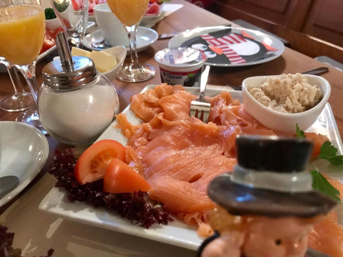 Landgasthaus "Zum Engel" Neuleiningen Екстериор снимка