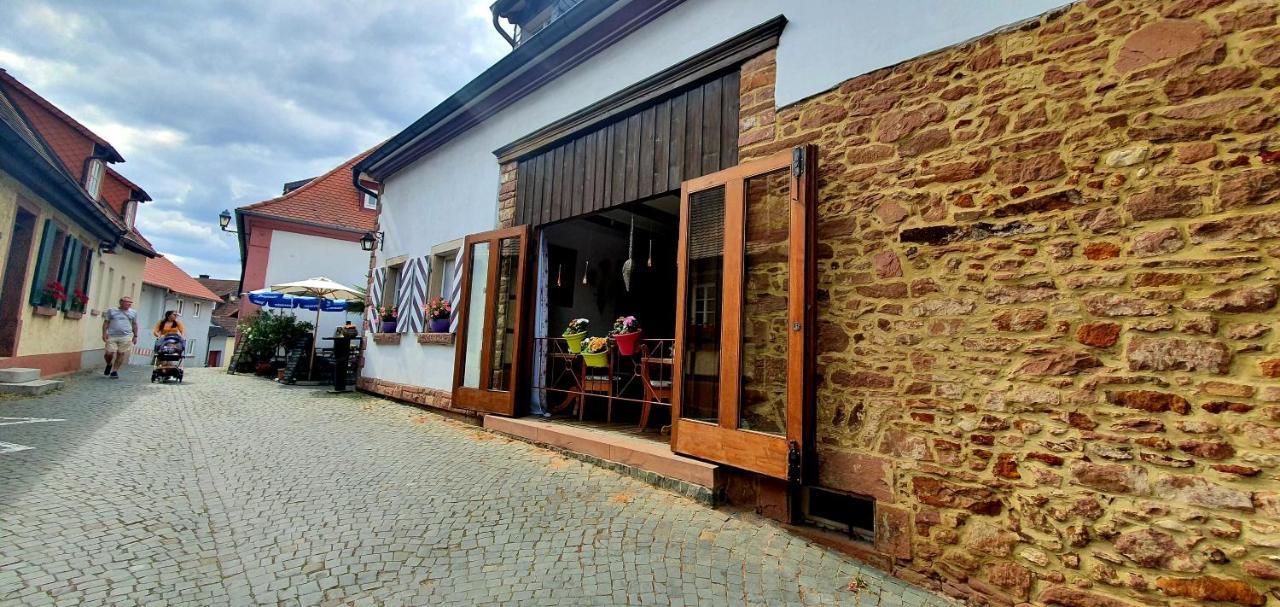 Landgasthaus "Zum Engel" Neuleiningen Екстериор снимка