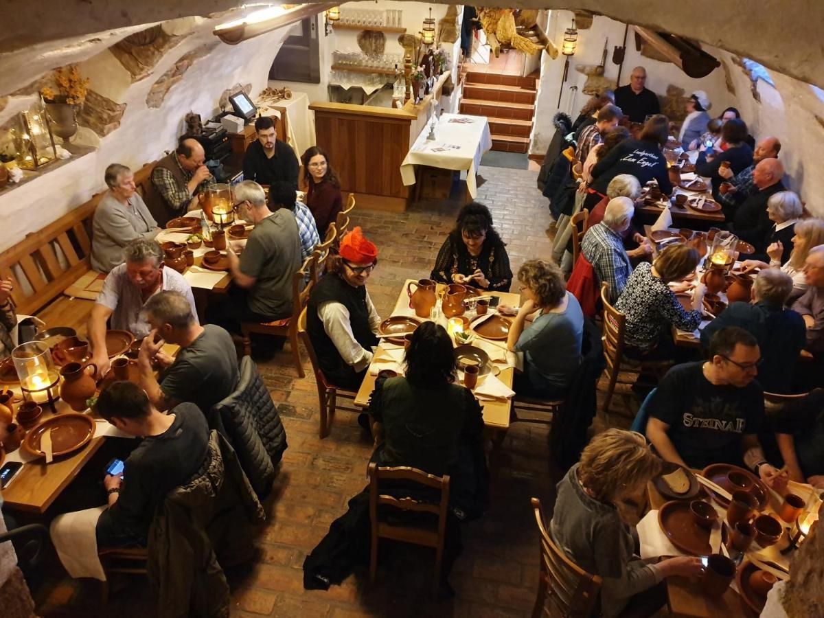 Landgasthaus "Zum Engel" Neuleiningen Екстериор снимка