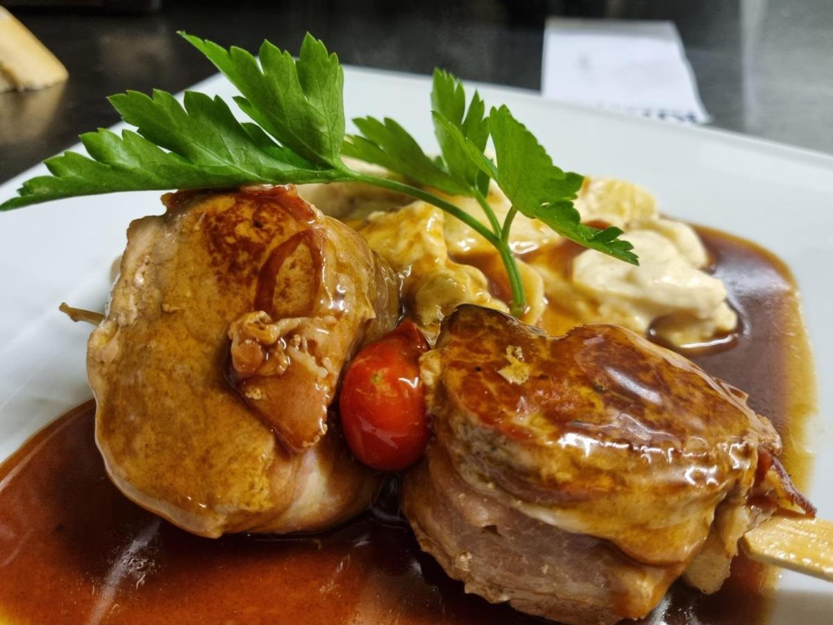 Landgasthaus "Zum Engel" Neuleiningen Екстериор снимка