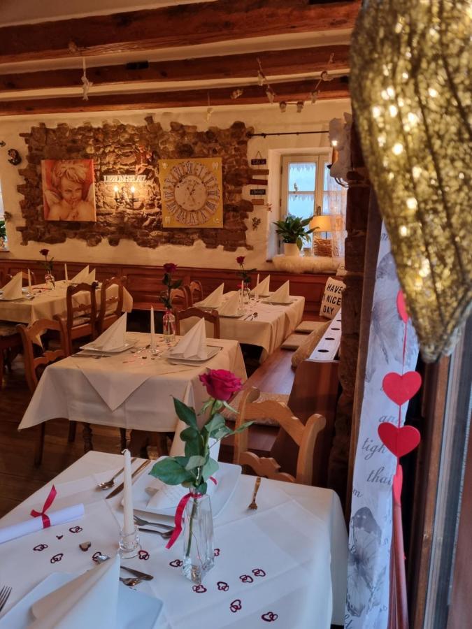 Landgasthaus "Zum Engel" Neuleiningen Екстериор снимка