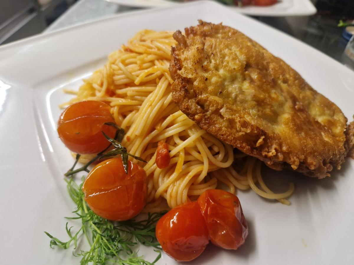 Landgasthaus "Zum Engel" Neuleiningen Екстериор снимка